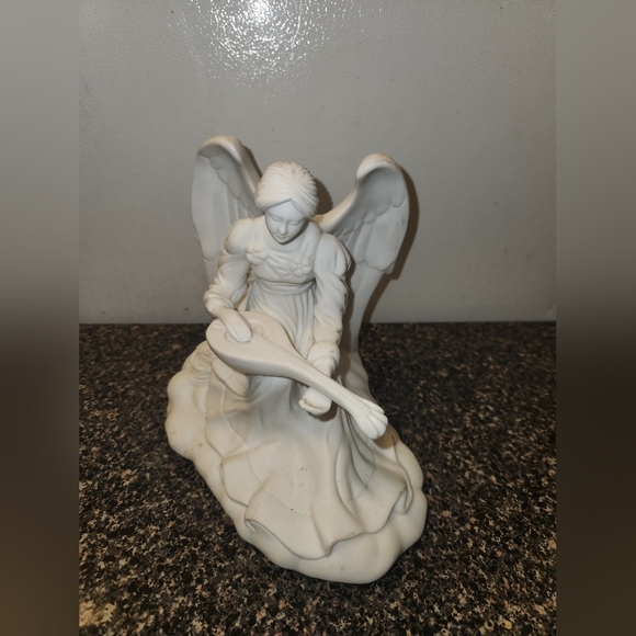 Heavenly Angel Ceramic Figurine White Dress Playing Mandolin Approx 9" &… - Picture 4 of 7